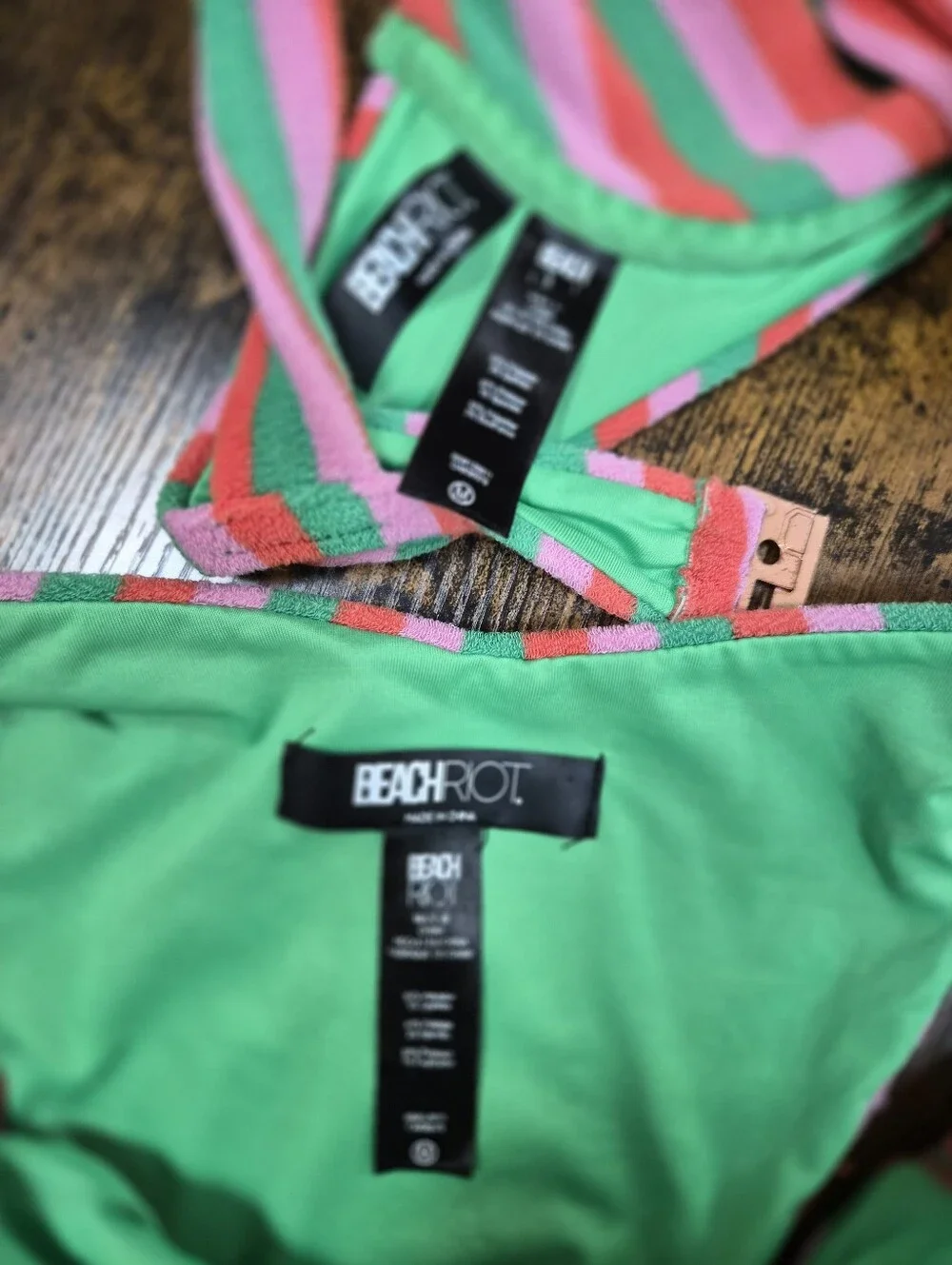 Beach Riot Bikini SET In MEDIUM - Picture 3 of 4